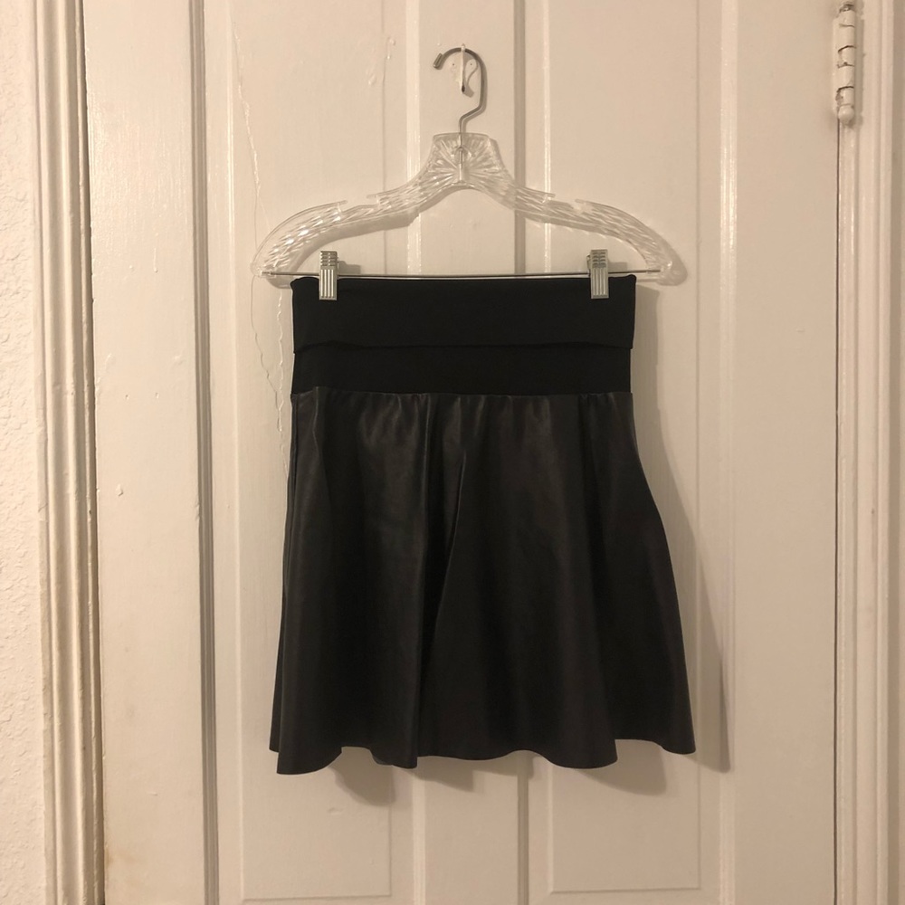 Aritzia Wilfred Free leather skirt